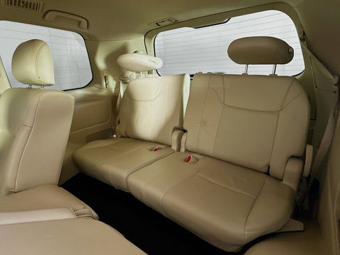 Used 2013 Lexus LX 570 4WD image 30