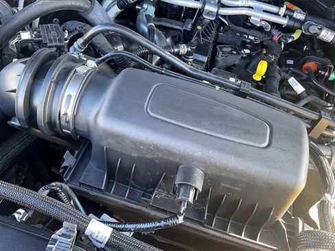 Certified 2022 Ford Explorer XLT w/ Equipment Group 202A image 35