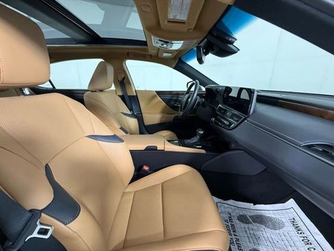 Used 2025 Lexus ES 350 w/ Premium Package FWD image 37
