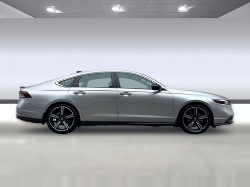 Used 2024 Honda Accord Sport image 7
