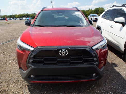 Used 2026 Toyota Corolla Cross XLE AWD/4WD image 2