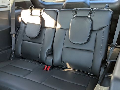 Used 2022 Ford Explorer XLT w/ Equipment Group 202A image 29