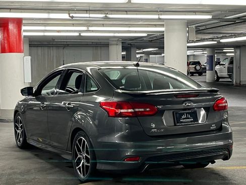 Used 2015 Ford Focus SE w/ SE Ecoboost Package image 4