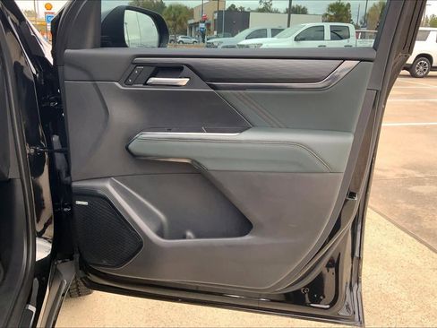 Used 2025 GMC Acadia AT4 w/ Super Cruise Package image 22