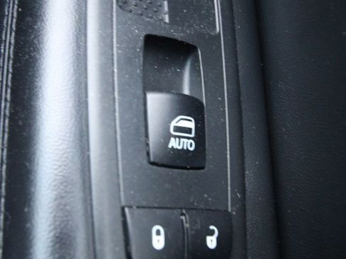 Used 2018 Jeep Grand Cherokee Limited AWD/4WD image 26