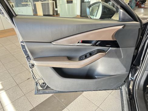 Certified 2025 MAZDA CX-30 AWD 2.5 S w/ Premium Package image 19