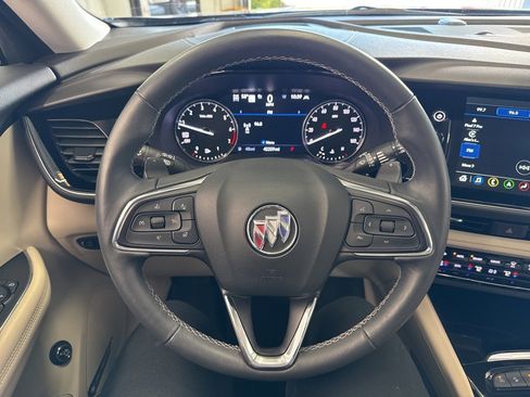 Used 2022 Buick Envision Avenir w/ Technology Package II image 19