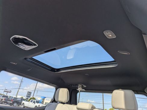 New 2026 Jeep Grand Wagoneer Summit AWD/4WD image 26