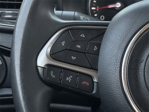 Used 2022 Jeep Renegade Latitude image 12