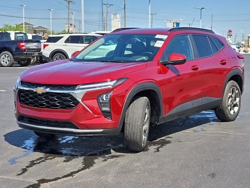 Used 2025 Chevrolet Trax LT w/ LT Convenience Package FWD image 50