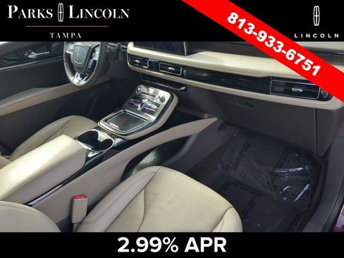 Certified 2022 Lincoln Nautilus Reserve w/ Luxury Package AWD/4WD image 11