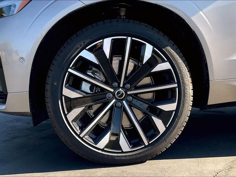New 2026 Volvo XC60 T8 Ultra w/ Protection Package Premier image 14