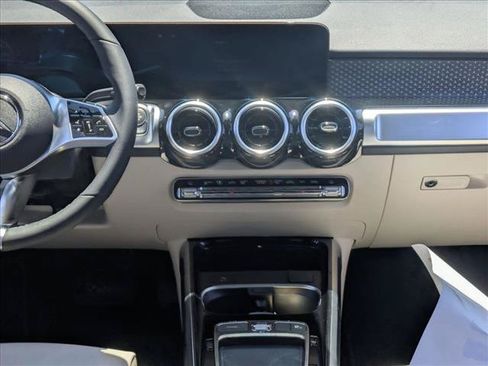 Used 2026 Mercedes-Benz GLB 250 image 11