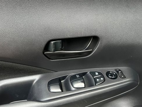 Used 2023 Nissan Kicks S image 11