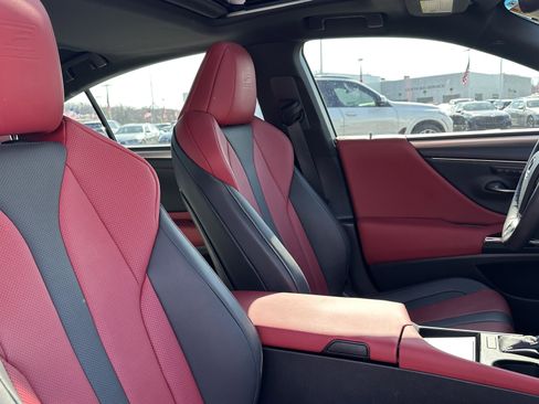 Used 2023 Lexus ES 350 F Sport w/ Accessory Package (Z2) image 19