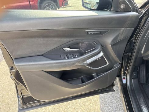 Used 2022 Jaguar E-PACE SE image 19