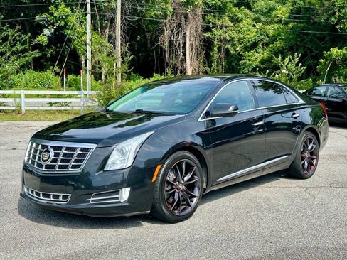 Used 2013 Cadillac XTS Premium FWD image 3