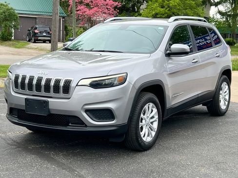 Used 2020 Jeep Cherokee Latitude w/ Cold Weather Group AWD/4WD image 37