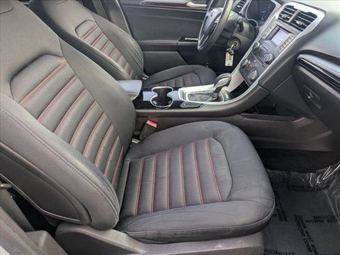 Used 2016 Ford Fusion SE w/ Equipment Group 201A FWD image 18