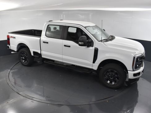 Used 2024 Ford F250 XL w/ STX Appearance Package image 18