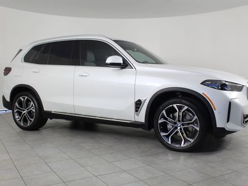 New 2026 BMW X5 sDrive40i w/ Climate Comfort Package image 19