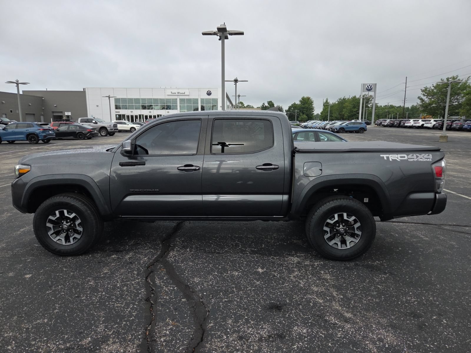 Used 2021 Toyota Tacoma TRD Off-Road w/ Technology Package AWD/4WD image 13