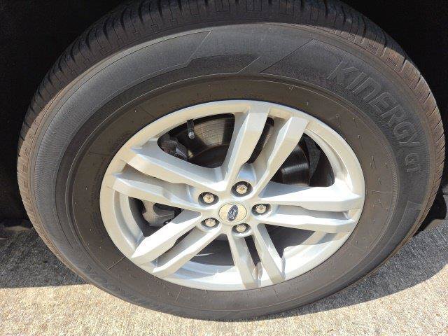 Certified 2024 Ford Explorer XLT RWD image 13