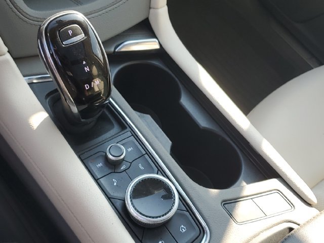 Certified 2020 Cadillac XT5 Premium Luxury w/ LPO, Floor Liner Package AWD/4WD image 26
