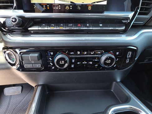 New 2026 Chevrolet Silverado 1500 High Country w/ Technology Package AWD/4WD image 25