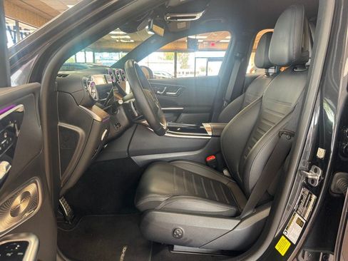 Used 2025 Mercedes-Benz GLC 350e 4MATIC w/ AMG Line image 19