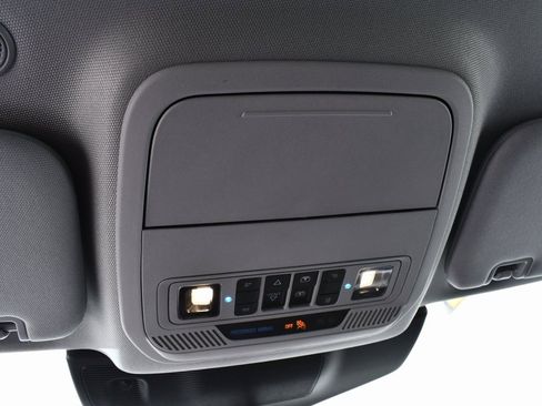 Used 2022 Ford Explorer XLT w/ Equipment Group 202A image 35