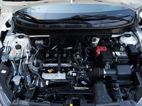 Used 2022 Nissan Kicks SR w/ Interior Electronics Package image 39