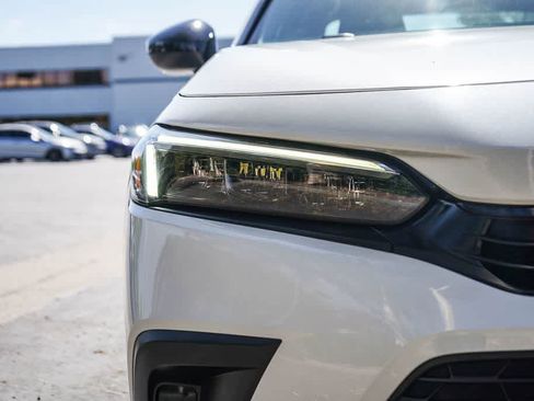 Used 2023 Honda Civic Sport image 10