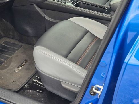 Used 2023 Nissan Kicks SR w/ SR Premium Package image 30