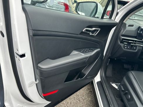 New 2026 Kia Sportage EX w/ EX Panorama Roof Package image 16