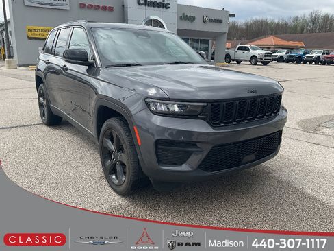 Used 2023 Jeep Grand Cherokee Altitude AWD/4WD image 1