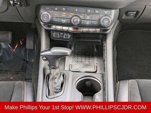 Used 2025 Dodge Durango R/T AWD/4WD image 18