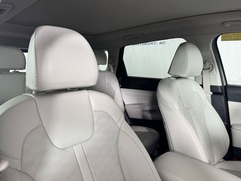 Used 2024 Kia Sorento X-Line EX image 35