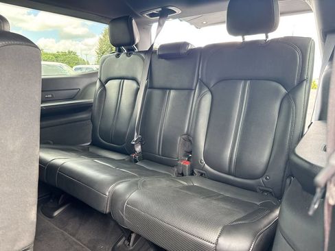 Used 2022 Jeep Wagoneer Series II AWD/4WD image 24