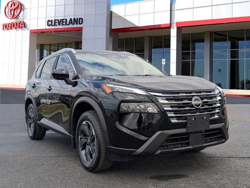 Used 2026 Nissan Rogue SV w/ SV Premium Package image 1