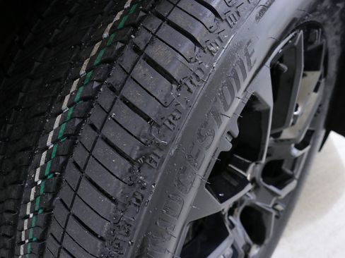 Used 2023 Chevrolet Tahoe Premier image 33