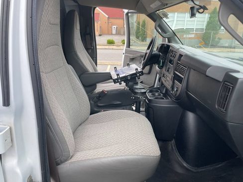 Used 2021 Chevrolet Express 2500 RWD image 24