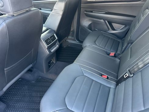 New 2026 Volkswagen Atlas Cross Sport SEL R-Line image 10