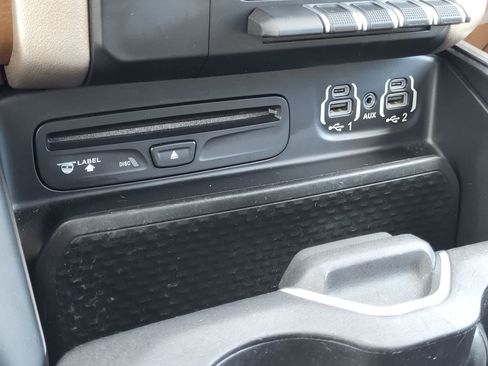 Used 2019 RAM 1500 Laramie AWD/4WD image 22