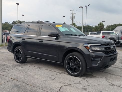 Used 2022 Ford Expedition Limited AWD/4WD image 2