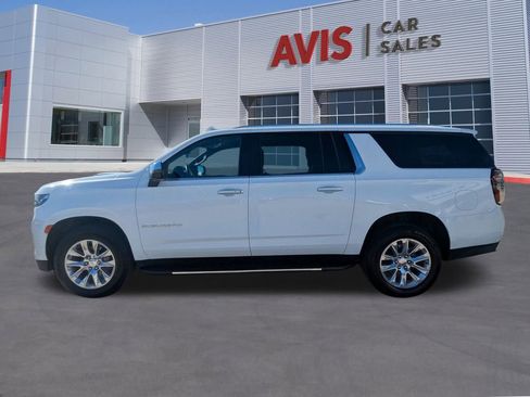 Used 2023 Chevrolet Suburban Premier image 10