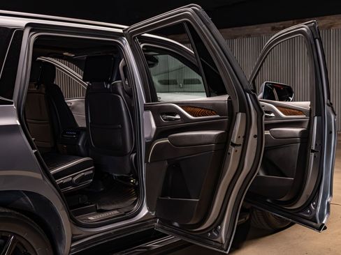 Used 2021 Cadillac Escalade Sport Platinum image 30