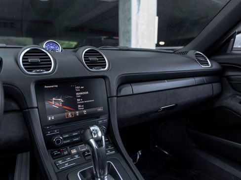 Used 2021 Porsche 718 Boxster Spyder RWD image 35