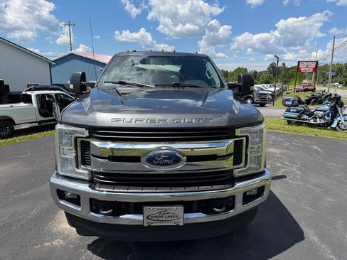 Used 2019 Ford F250 XLT w/ XLT Value Package AWD/4WD image 2