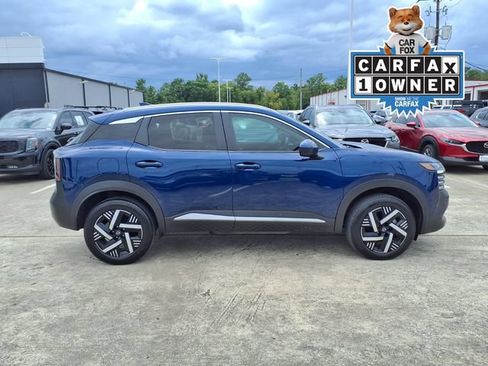 Used 2025 Nissan Kicks SV w/ SV Premium Package FWD image 5